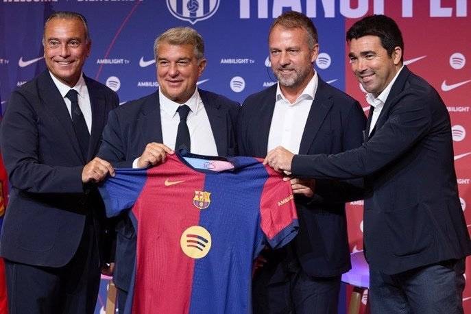 欧冠最后拼图？巴萨首签曝光，转会费8500万，球迷吐槽：脑子进水